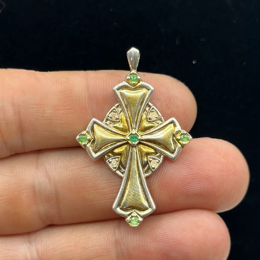 Gorgeous gold and silver tone cross in sterling silver 925
